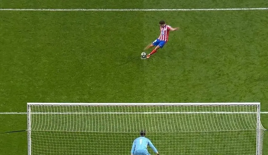 Penalti de Julián Álvarez