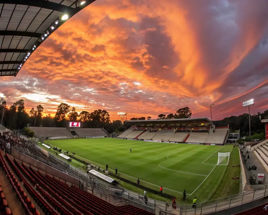 Análisis detallado y pronóstico para el partido entre Auckland City y Boca Juniors en el Mundial de Clubes 2025, con cuotas y consejos de apuestas.