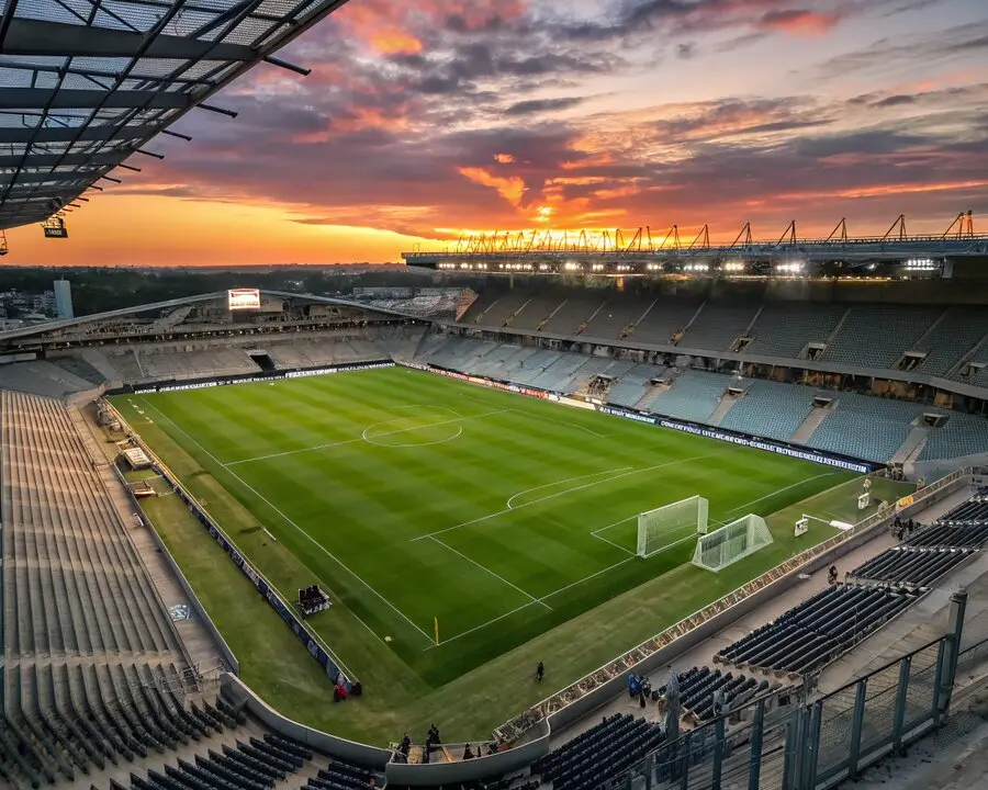 Análisis exhaustivo del partido entre RFS y FCI Levadia en la fase de clasificación de la Champions League, con comparativa de cuotas y pronóstico de apuesta basado en datos y estadísticas.