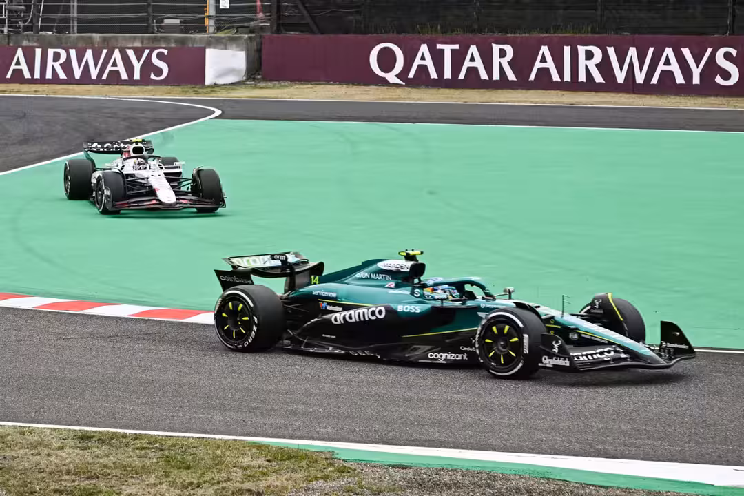 Fernando Alonso y Max Verstappen. Philip FONG/AFP