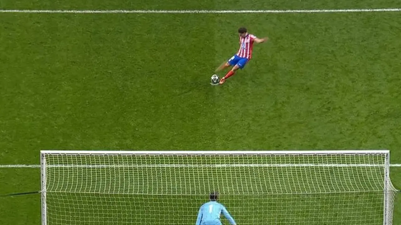 Penalti de Julián Álvarez