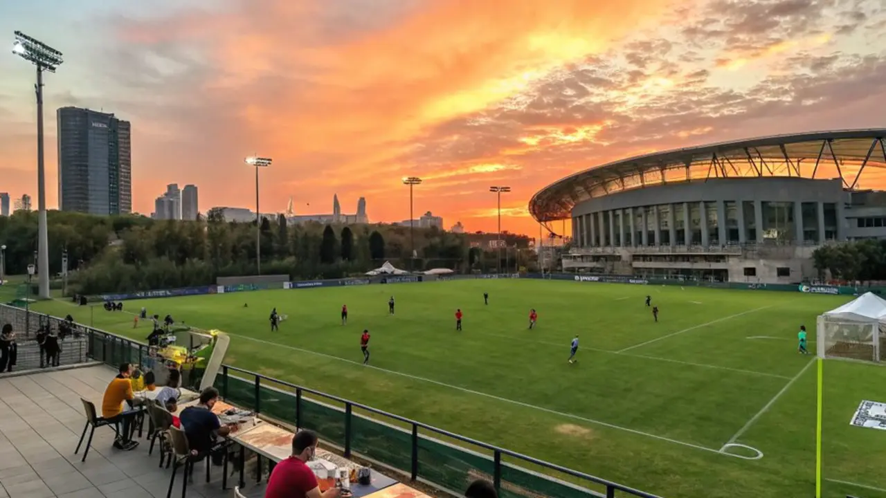 Análisis detallado y pronósticos para el enfrentamiento entre Sao Paulo y Alianza Lima en la Copa Libertadores 2025, con comparativa de cuotas y alineaciones probables.