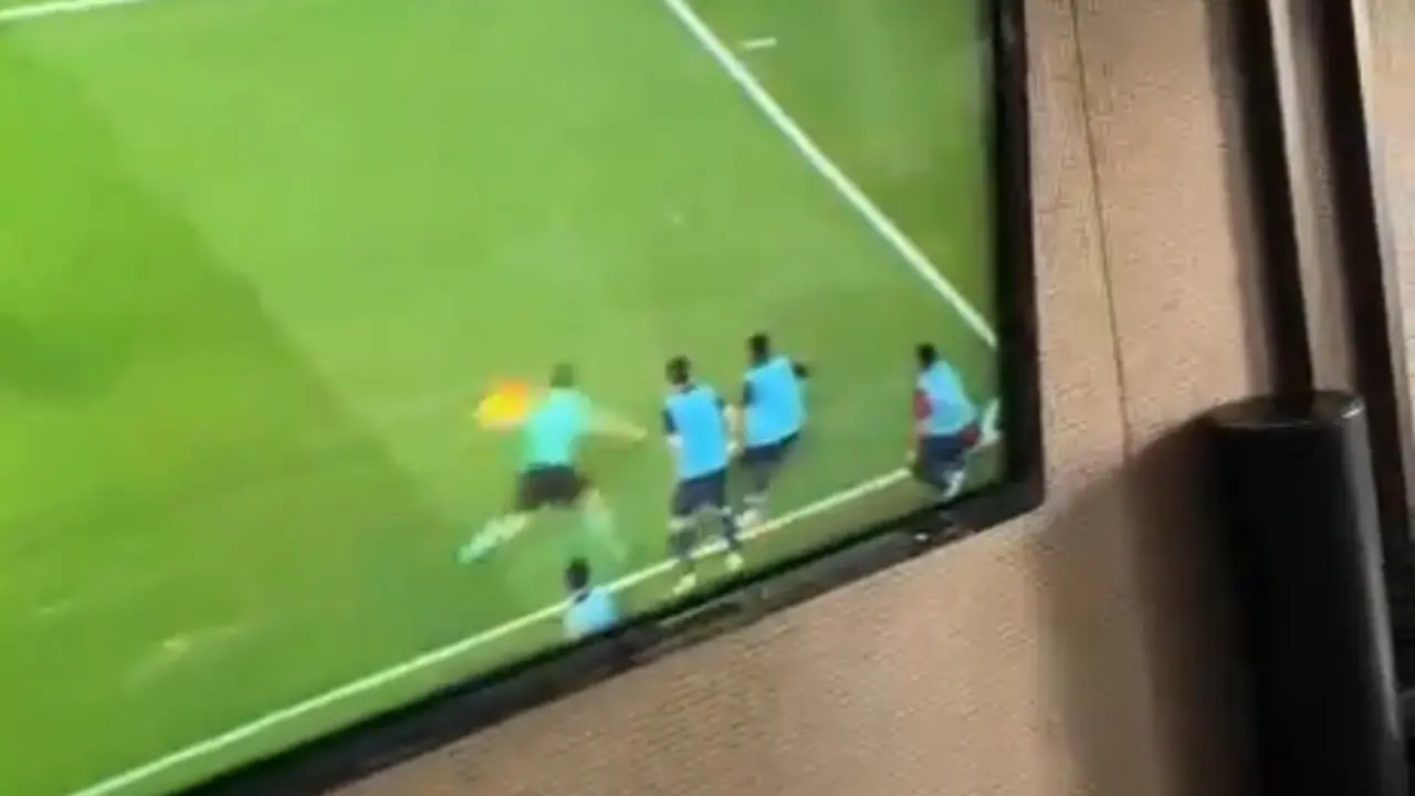 El trompazo que se pegó el linea de la final de la Copa del Rey que nadie vio