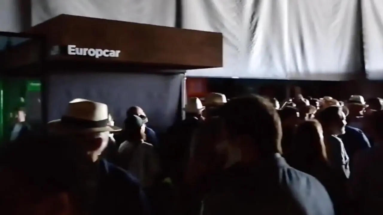 Apagones sin precedentes sacuden Madrid y España, obligando a los aficionados a evacuar la Caja Mágica en total oscuridad. ¡Entérate de todo aquí!