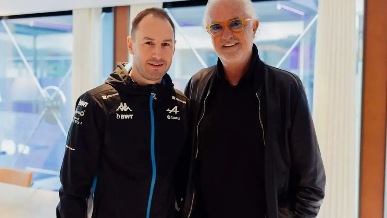 <font style="vertical-align: inherit;"><font style="vertical-align: inherit;">Oliver Oakes y Flavio Briatore&nbsp;</font></font>